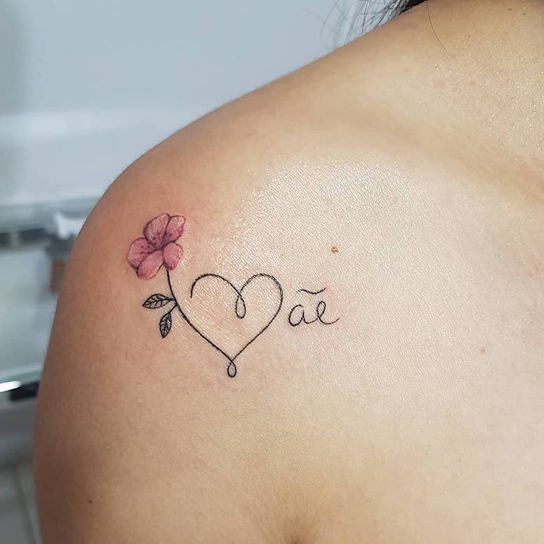 tatuagens no ombro feminina