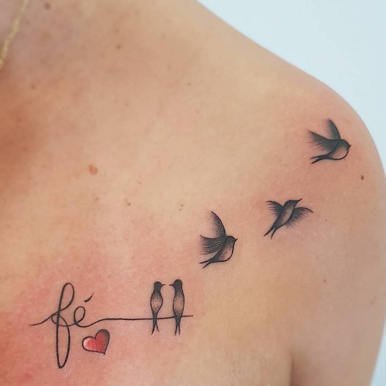 tatuagens no ombro feminina