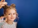 Dicas incríveis de penteado para cabelos cacheados infantil